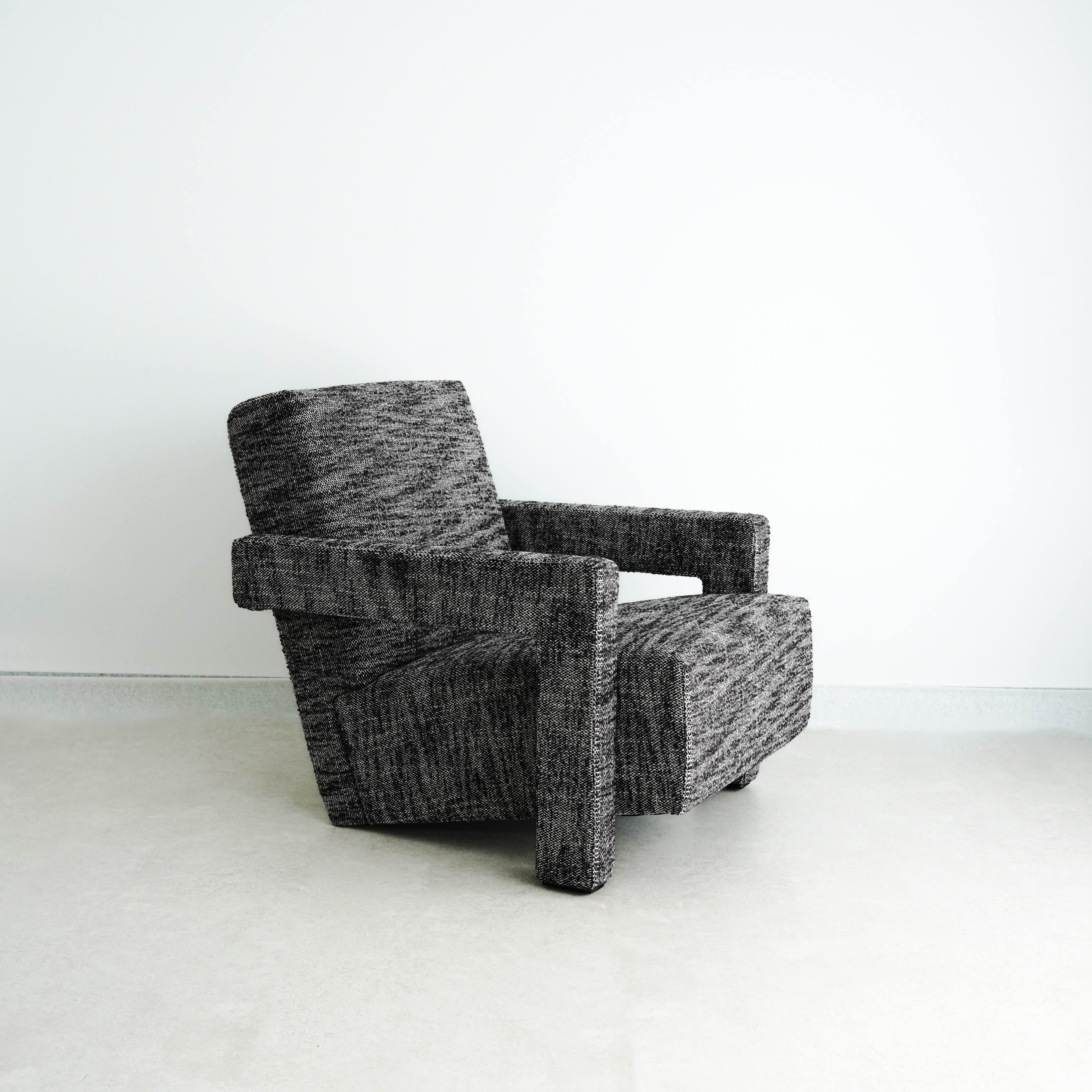 Monophy Armchair