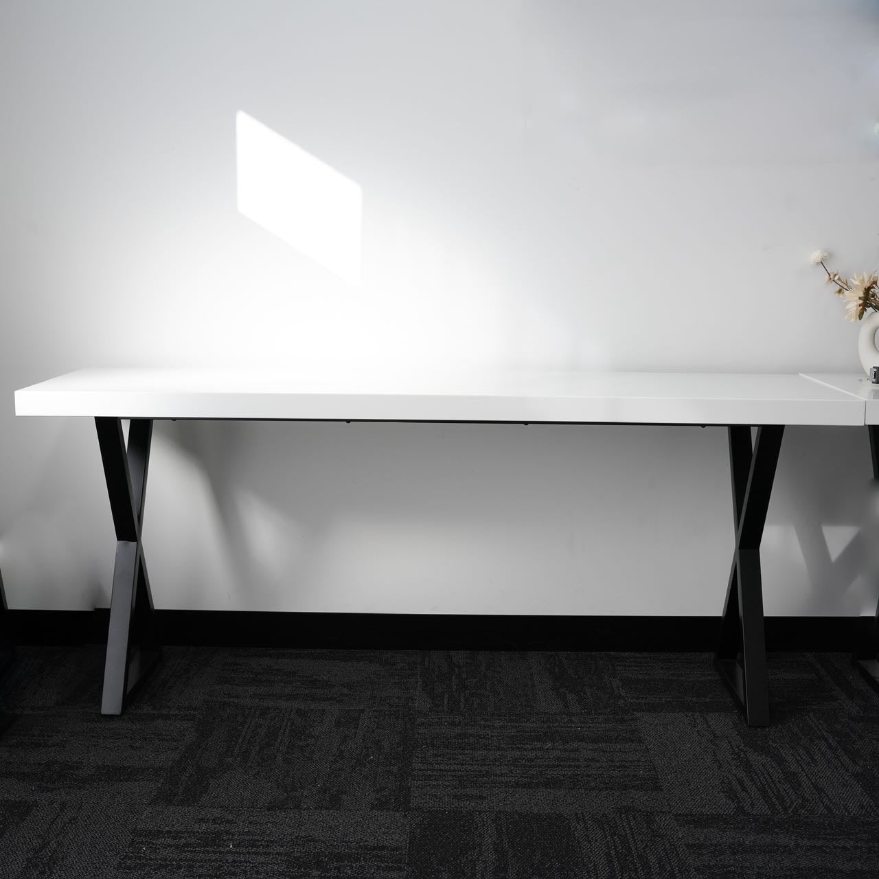Elowen Table