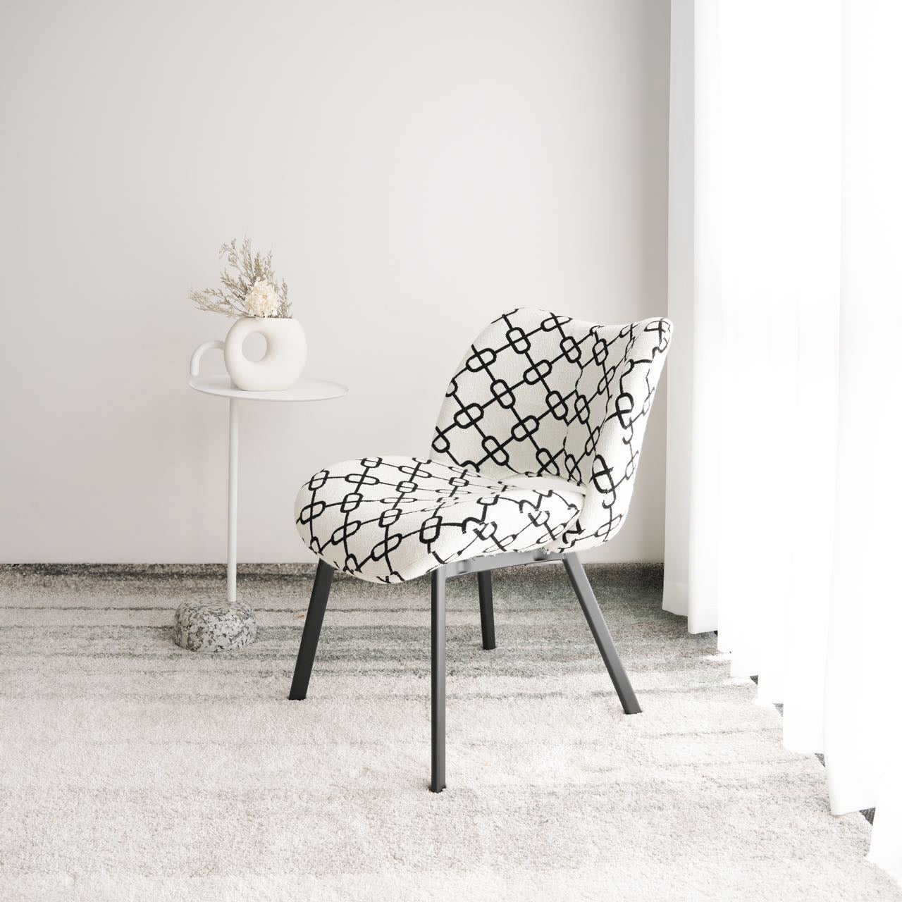Della Chair