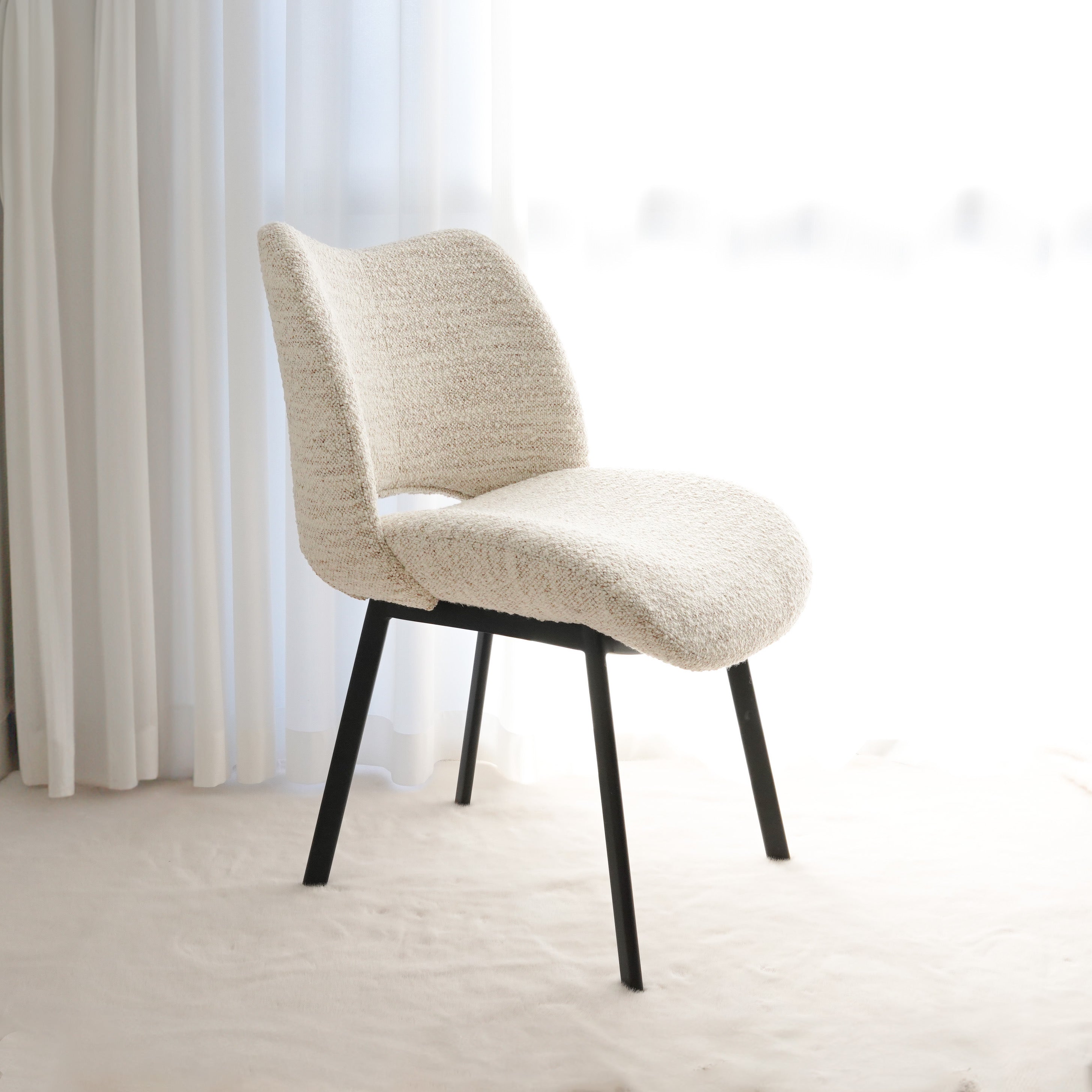 Della Chair