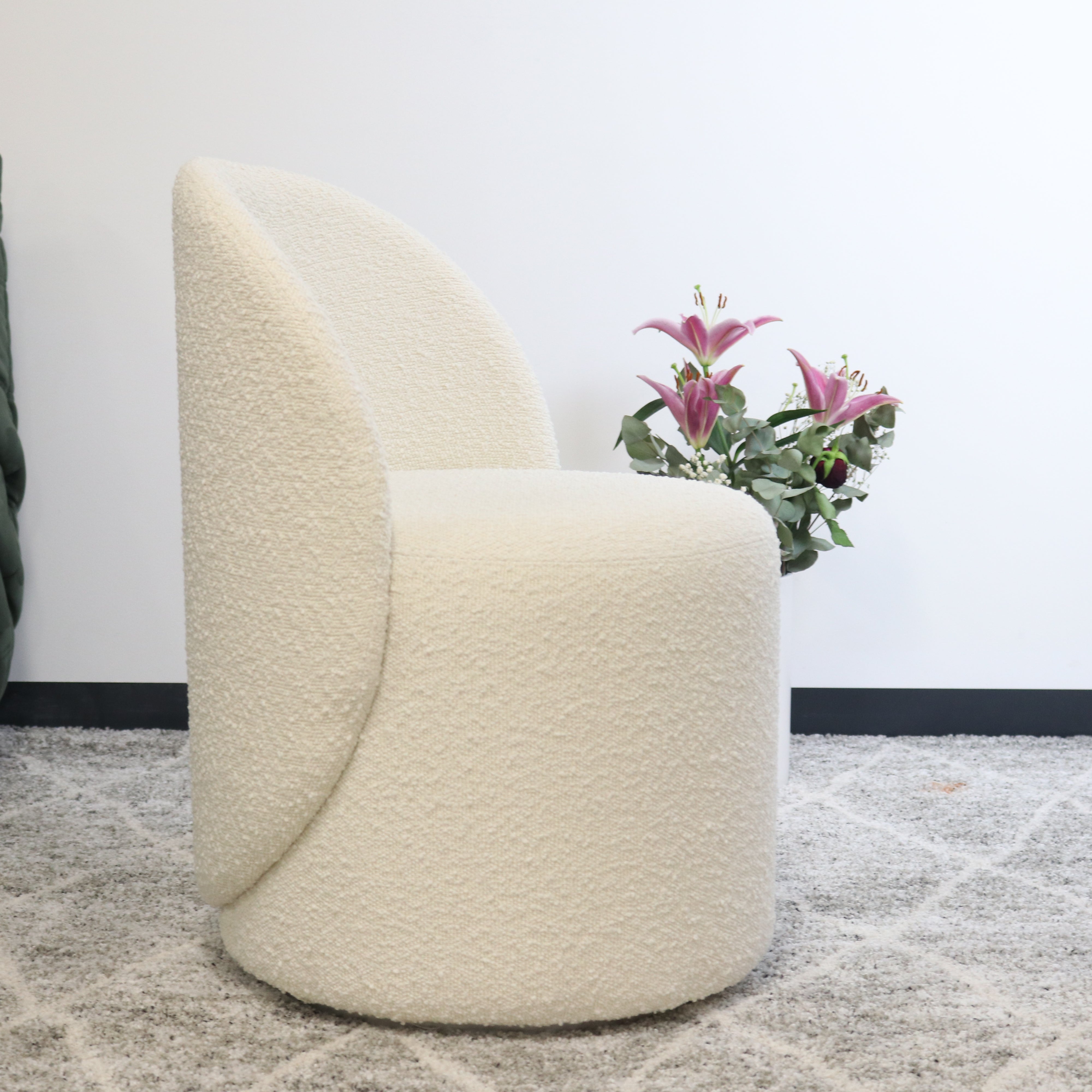 Flower Dressing Chair