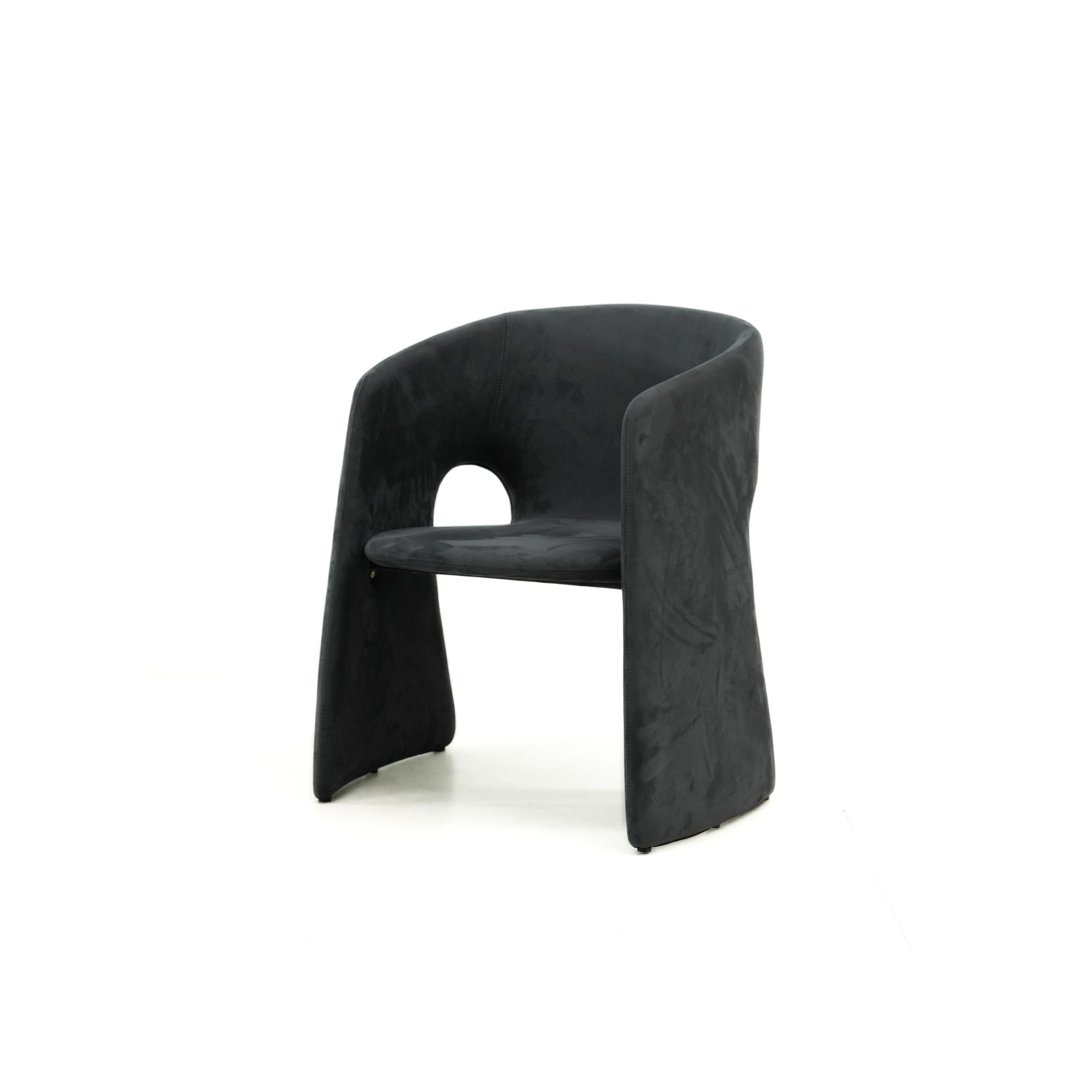 Amia Armchair