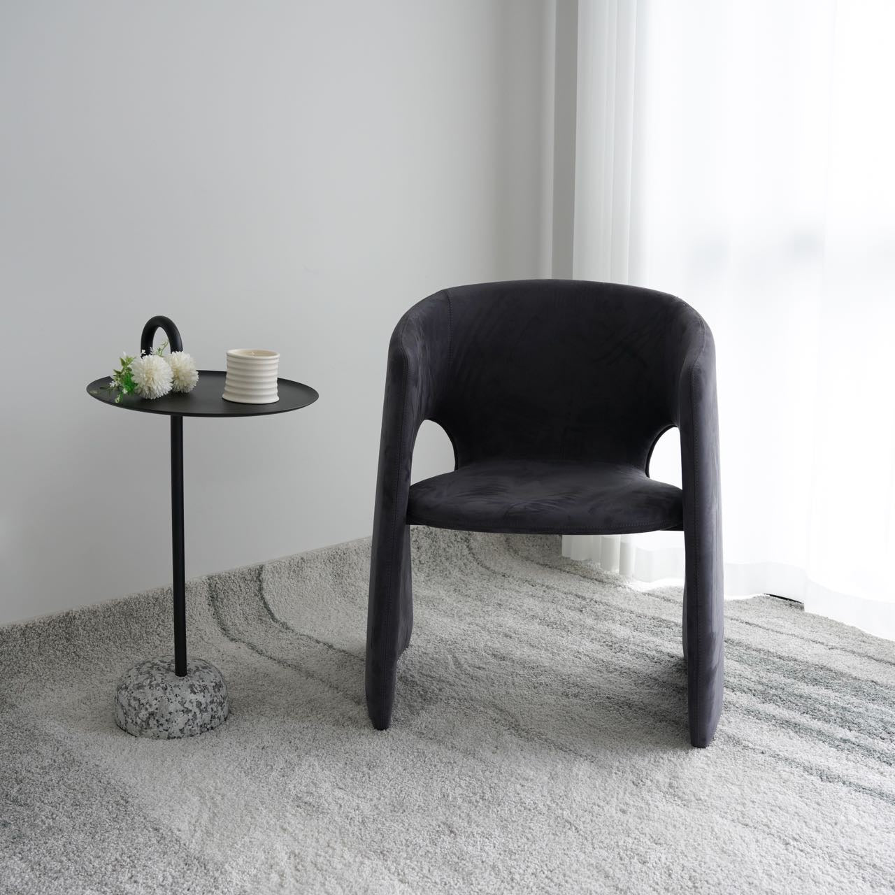 Amia Armchair