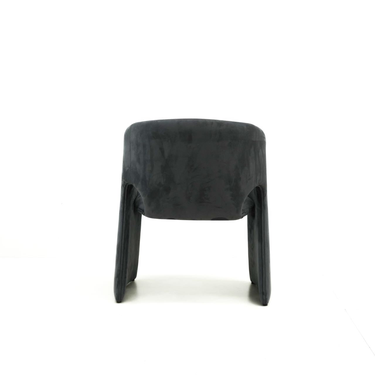 Amia Armchair