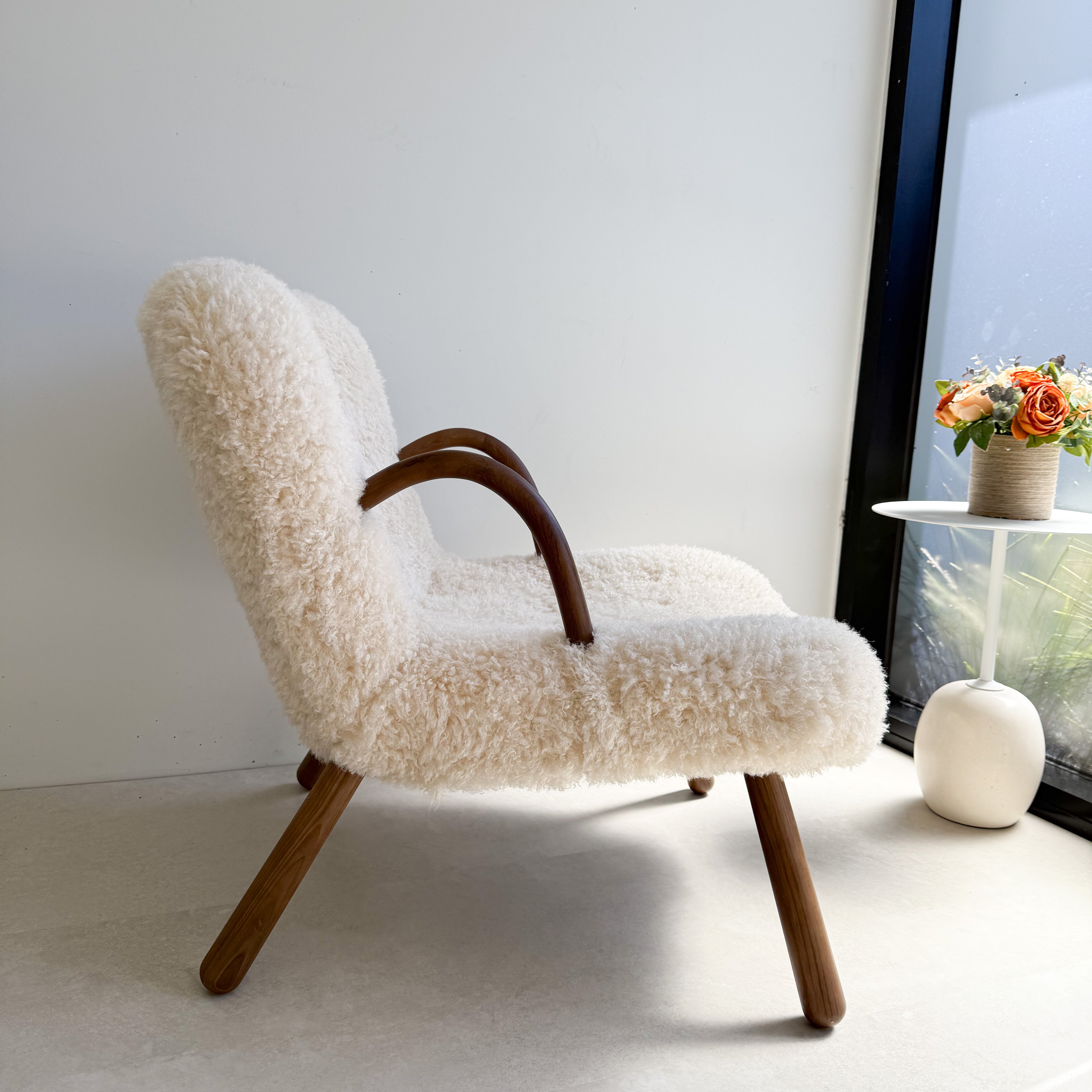 Zooye Armchair